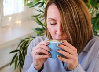 Popijte šolju pre spavanja: ovaj čaj može da vam olakša živce i da vam pomogne da zaspite kao beba
