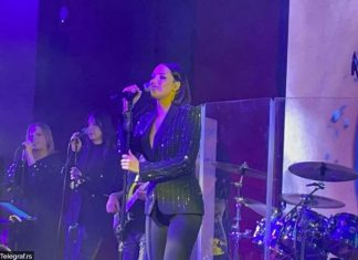 Kakav snimak sa reprize! Filip prišao Priji da je poljubi dok je pevala, a zbog njene reakcije “gore” mreže