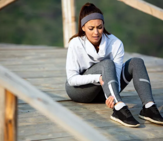 GRČEVI U NOGAMA SU OPASAN SIMPTOM: Evo na šta ukazuje bol u listovima i butinama!