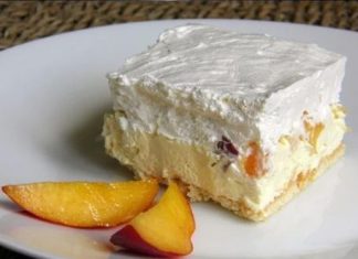 Brzi kolač sa breskvama koji se ne peče