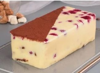 Kolač sa malinama u tetrapaku