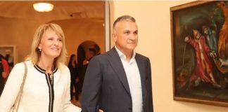 KAD TI JE SIN NOVAK ĐOKOVIĆ – U ovoj velelepnoj vili žive Dijana i Srđan: Unutra je čist glamur, a dvorište je kao iz bajke, pogledajte samo (foto)