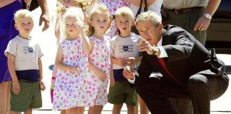 PRVE SEDMORKE NA SVETU PUNE 26 GODINA: Tata nije mogao da izdrži PRITISAK PA JE OTIŠAO, a majka se sama LAVOVSKI BORILA (FOTO)