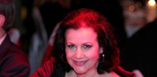 Stidela se majke jer se skidala gola pred kamerama, a otac joj dobio blizance u 76. godini: Ovo je ćerka Snežane Savić