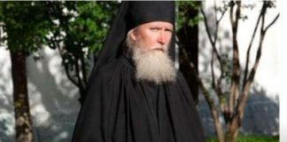 Sveštenik saznaje da li treba da nosi odeću pokojnika: Rođaci to ne bi trebalo da rade