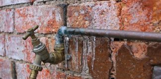 Potrebno je da uradite samo jednu stvar i vaše cevi se neće lediti tokom zime: Trik zlata vredan