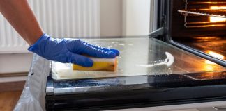 STAVITE OVO U RERNU I UJUTRU ĆE BITI BLISTAVO ČISTA: TRIK KOJI UKLANJA MASNOĆU BEZ HEMIKALIJA I RIBANJA