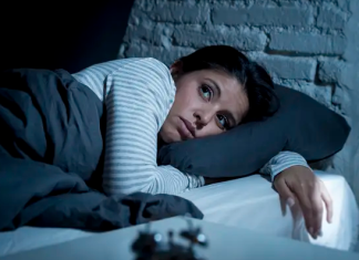 OVO BI TREBALI ZNATI SVI KOJI NOĆU NE MOGU SPAVATI: Morate probati što ovaj trik može učiniti – 2 minute i spavate!