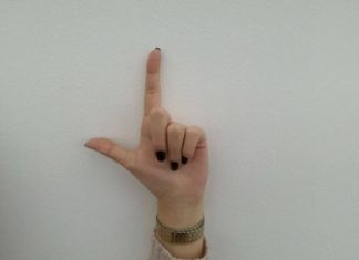 Da li možete da držite palac i kažiprst pod uglom od 90° Evo šta to bitno govori o vama