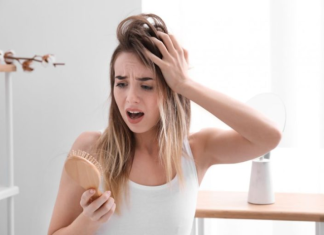 NAPRSKAŠ, OSTAVIŠ 15 MINUTA: Smjesa od DVA SASTOJKA spriječava OPADANJE KOSE i jača je od korijena do vrha