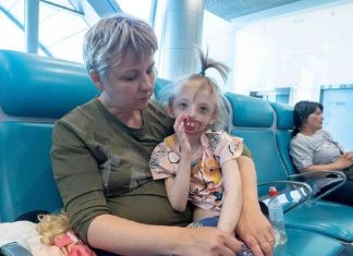 Jelena rodila dete bez pola lica, onesvestila se od šoka kad je videla: Svi su iznenađeni kako sad ova devojčica izgleda