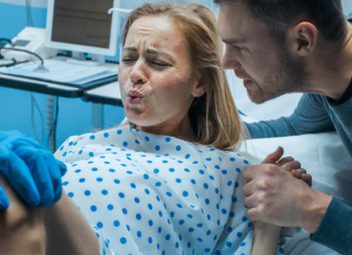 NA POROĐAJU SAM SAZNAO DA ME ŽENA VARA: Čim sam video JEDNU STVAR, sve mi je bilo jasno, šok je tek usledio kad mi je SVE PRIZNALA