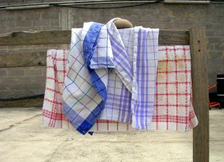 Izbijelite kuhinjske krpe bez otkuhavanja: Uz ovaj trik za čas posla će izgledati kao nove