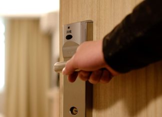 Nikada ne ostavljajte vrata spavaće sobe noću otvorena, zbog jednog veoma ozbiljnog razloga