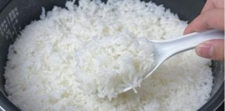 Više ne kuvam pirinač u vodi, ovo je savršeno: Jedan trik kuvara i nikada niste jeli bolji prilog – PREPORUČITE SVIMA!