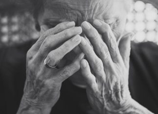 NARODNA VEROVANJA KAŽU DA OVO NIKAKO NE SMETE DOZVOLITI GOSTIMA U KUĆI: Zadesiće vas NESREĆA velika kao kuća