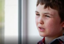 NIKO NIJE PRIMETIO DA DEČAK OD 9 GODINA ŽIVI SAM U KUĆI PUNE 2 GODINE: Kada su komšije saznale razlog SRCE IM SE SLOMILO