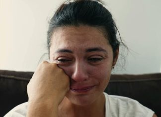 Muž je mene i decu izbacio iz kuće zbog trudne ljubavnice: Ono što ga je snašlo godinu dana kasnije pamtiće dok je živ