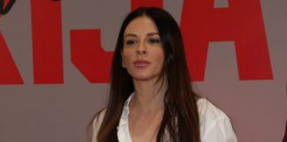 Sve, sve ali ovakve pantalone nismo očekivali: Ana Sević iznenadila modnim izdanjem na koncertu Marije Šerifović
