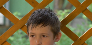 Čim se rodio majka ga je bacila u smeće: Uzeo ga je čovek iz gradske čistoće, posle 12 godina je shvatio šta je uradio