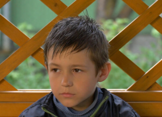 Čim se rodio majka ga je bacila u smeće: Uzeo ga je čovek iz gradske čistoće, posle 12 godina je shvatio šta je uradio