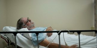 MUŠKARAC SE PROBUDIO I SHVATIO DA GA NEŠTO SVE VRIJEME GRIZE: Ubrzo preminuo u najgorim mukama