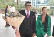 Naš voditelj se razveo od 25 godina mlađe, pa smuvao pevačicu: A onda javno rekao da je njegovim ženama mesto u kuhinji