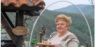 Ja sam ona bogata tetka iz Nemačke što se obrukala na svadbi bratanice u Srbiji: Kad su otvorili kovertu, šokirali su se