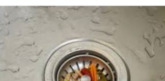 Sipam običan omekšivač u sudoper u KUHINJI: Hvala vodoinstalateru na ovom savjetu!