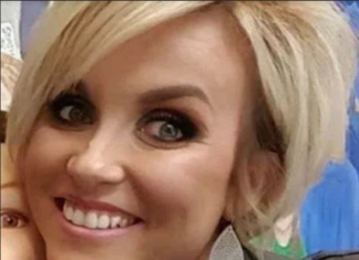 Medicinska sestra zaspala u frizerskom salonu, kada je frizerka primetila njene patike krišom ih je uslikala: ONO ŠTO SE POSLE DESILO NIKOGA NE OSTAVLJA RAVNODUŠNIM! (FOTO)