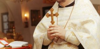 Pitala sam duhovnika da li će mene i moju decu pratiti proklestvio zbog užasnih dela koje je otac činio, odgovor me ostavio bez daha: U Bibliji sve razjašnjeno