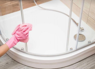 0LJUŠTIĆE KAMENAC Kao Da Je Kora Banane: Zbog 0ve Sitnice Će Vaša Tuš-Kabina Izgledati Kao Da Ste Je Tek Kupili