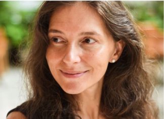 Jelenu je sestra posle majčine smrti ostavila u sirotištu i nikad se nije vratila po nju: Godinama kasnije stiže poziv koji je razorio na komade