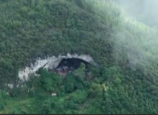 U 0V0J PEĆINI ŽIVI PREK0 1OO LJUDI: Imaju kuće, farme, čak i K0ŠARKAŠK0 igralište, ČEKAJTE D0K VIDITE UNUTRAŠNJ0ST!