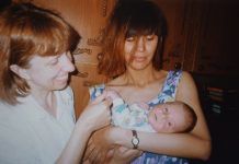 Jasminu iz Kragujevca je majka umesto u pelenu podvila u kesu i ostavila je: Godinama kasnije, našla je ženu koja ju je rodila, a onda je usledio šok