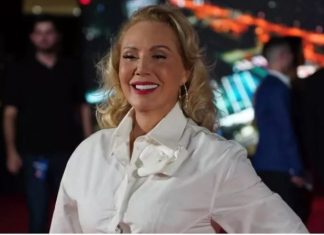 Ovako izgleda tijelo žene od 65 godina kad se fotografije ne fotošopiraju: Brena se skinula u kupaći i pokazala sve nesavršenosti FOTO