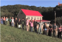 POZIRAO SA SVOJIH 18 DJECE I POKAZAO KUĆU U KOJOJ ŽIVE: Svi ostanu u čudu kada vide šta nalazi u njoj, ljudi ne mogu da vjeruju