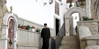 Ispovest Branka iz Loznice koji tvrdi da je doživeo čudo na Ostrogu: “Pao sam na kolena i plakao puna dva sata, prišao mi je sveštenik, a onda je usledio šok”