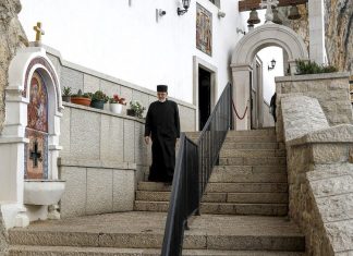 Ispovest Branka iz Loznice koji tvrdi da je doživeo čudo na Ostrogu: “Pao sam na kolena i plakao puna dva sata, prišao mi je sveštenik, a onda je usledio šok”