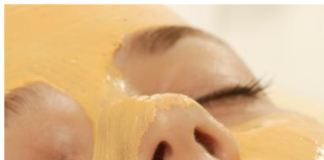 Nanela smesu od kurkume na lice i sačekala 10 minuta! SVI JE MOLE ZA RECEPT!