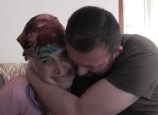 “Sine moj, da li sanjam”: Majka iz Novog Pazara pronašla sina posle 40 godina, snimak susreta rasplakao sve