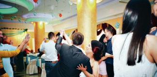 SKANDALOZNA SCENA NA SVADBI U BEOGRADU: Gosti ostali do jutra, a onda ih sačekao HLADAN TUŠ