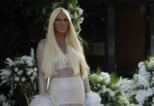 OMILJENI PARFEM JELENE KARLEUŠE: Uvek mu se vraća, a koriste ga veoma JAKE ŽENE za kojima se svi okreću