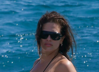 Ima 100 kg, a u providnoj haljini izgleda kao boginja! Vidi se celulit, gaćice i veći stomak, a kažu da nema lepše žene