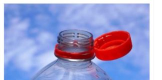 “A JA BESNA ŠTO MI ČEP UDARA U NOS” Sve vreme pogrešno otvarate NOVE FLAŠE, kad vidite ovaj GENIJALNI TRIK, oduševićete se (VIDEO)