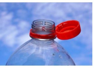 “A JA BESNA ŠTO MI ČEP UDARA U NOS” Sve vreme pogrešno otvarate NOVE FLAŠE, kad vidite ovaj GENIJALNI TRIK, oduševićete se (VIDEO)