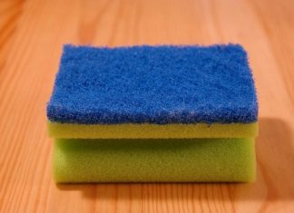 CEO ŽIVOT PEREMO SUDOVE, A NISMO ZNALI ŠTA SVAKA BOJA SUNĐERA PREDSTAVLJA: Ima posebnu ulogu, evo kada se koji zapravo koriste!