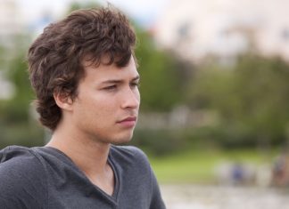 Sa 23 godine preuzeo sam brigu o mlađem bratu: 12 godina me zvao “tata”, a ja sam krio tajnu, nemam srca da mu kažem istinu