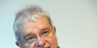 SA 57 GODINA SAZNAO DA MU JE SESTRA USTVARI BILA MAJKA! Životna drama Nobelovca: Novi šok je usledio kada je OTKRIO KO MU JE OTAC