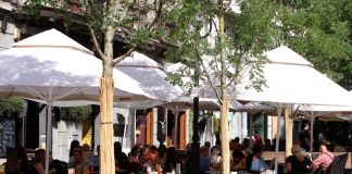 Gost zvao konobara da mu objasni grešku u računu i pita “Momak, šta si ti imao iz matematike”, a zbog njegovog odgovora je propao u zemlju